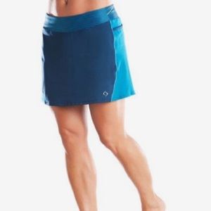 EUC Moving Comfort Momentum Skort Sapphire Small